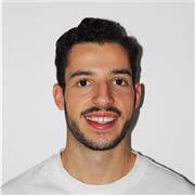 Profesor de piano con título profesional y en formación de grado superior. Gran pasión por la enseñanza y la música clásica.